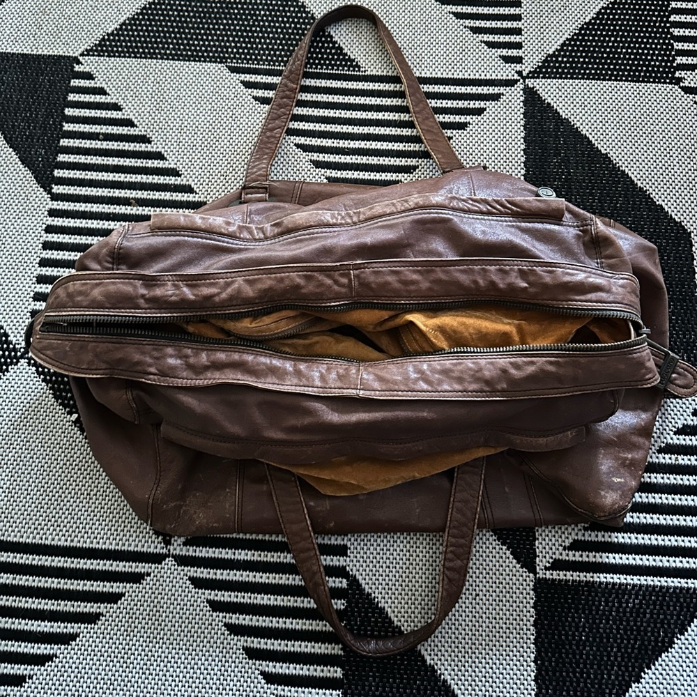 Tuscans leather duffle.